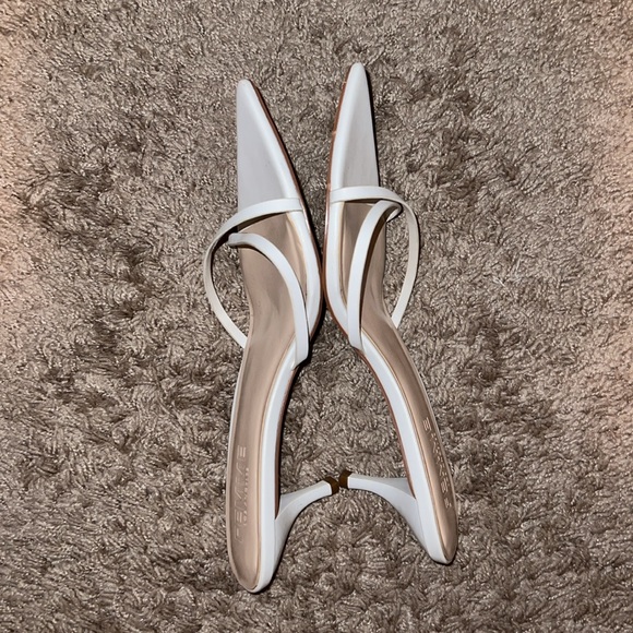 Femme LA Copenhagen Kitten Slipper in White - Picture 4 of 4